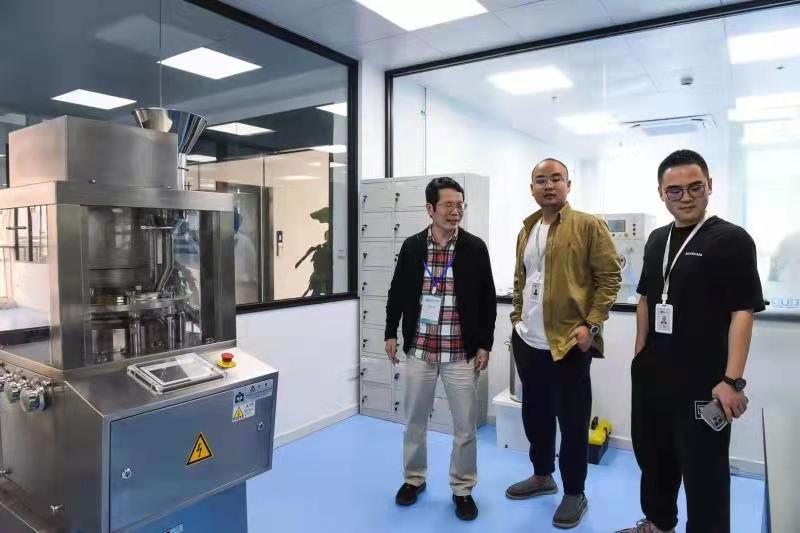 1642140650659988.jpg 50abafda829052220eb901b23ef1ff2.jpg