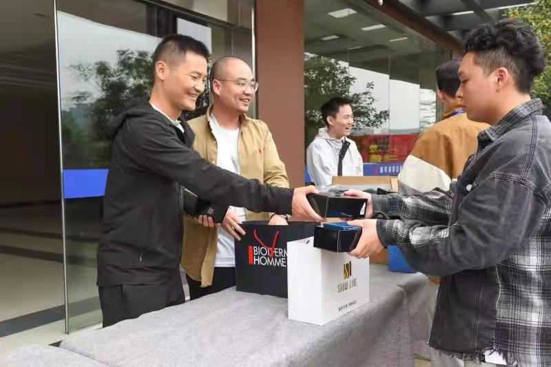 1642141206175292.jpg 804940094be9ce7c92941b02a7723b8.jpg